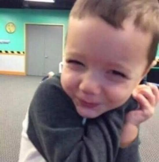 Crying smile toddler magnet