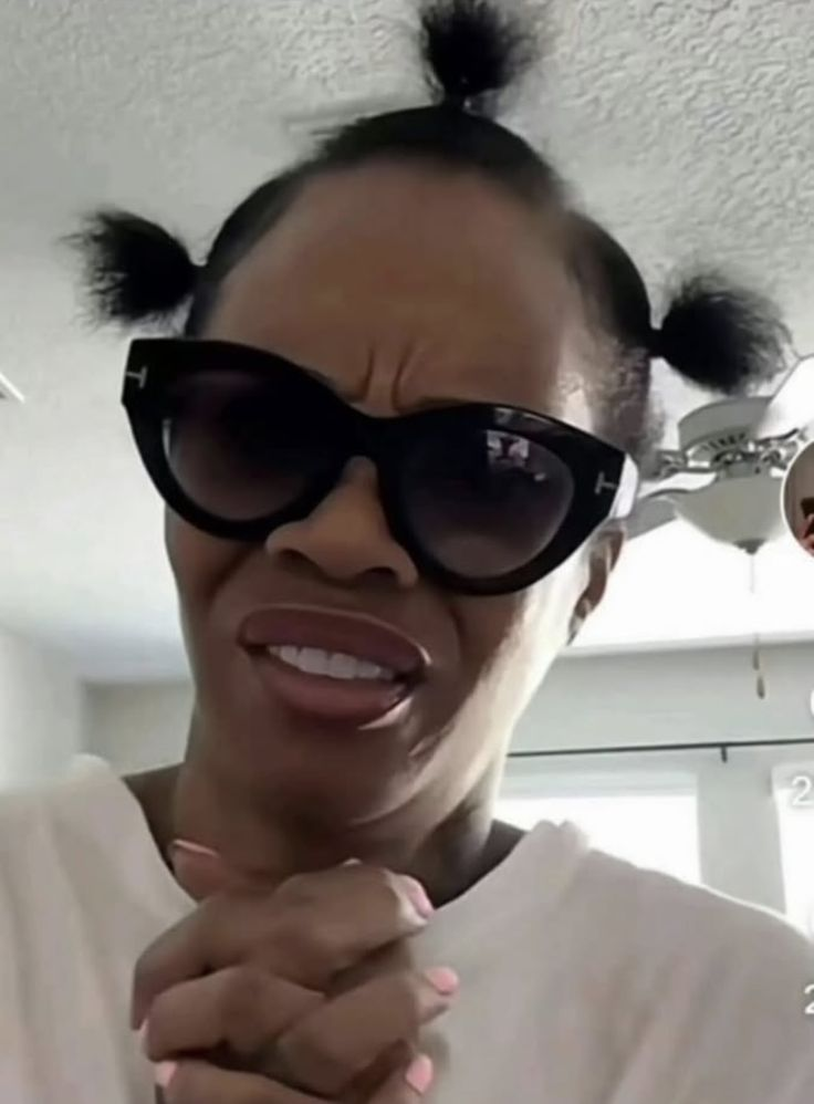 Sunglasses puff buns magnet