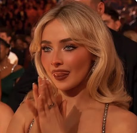 Sabrina Carpenter magnet