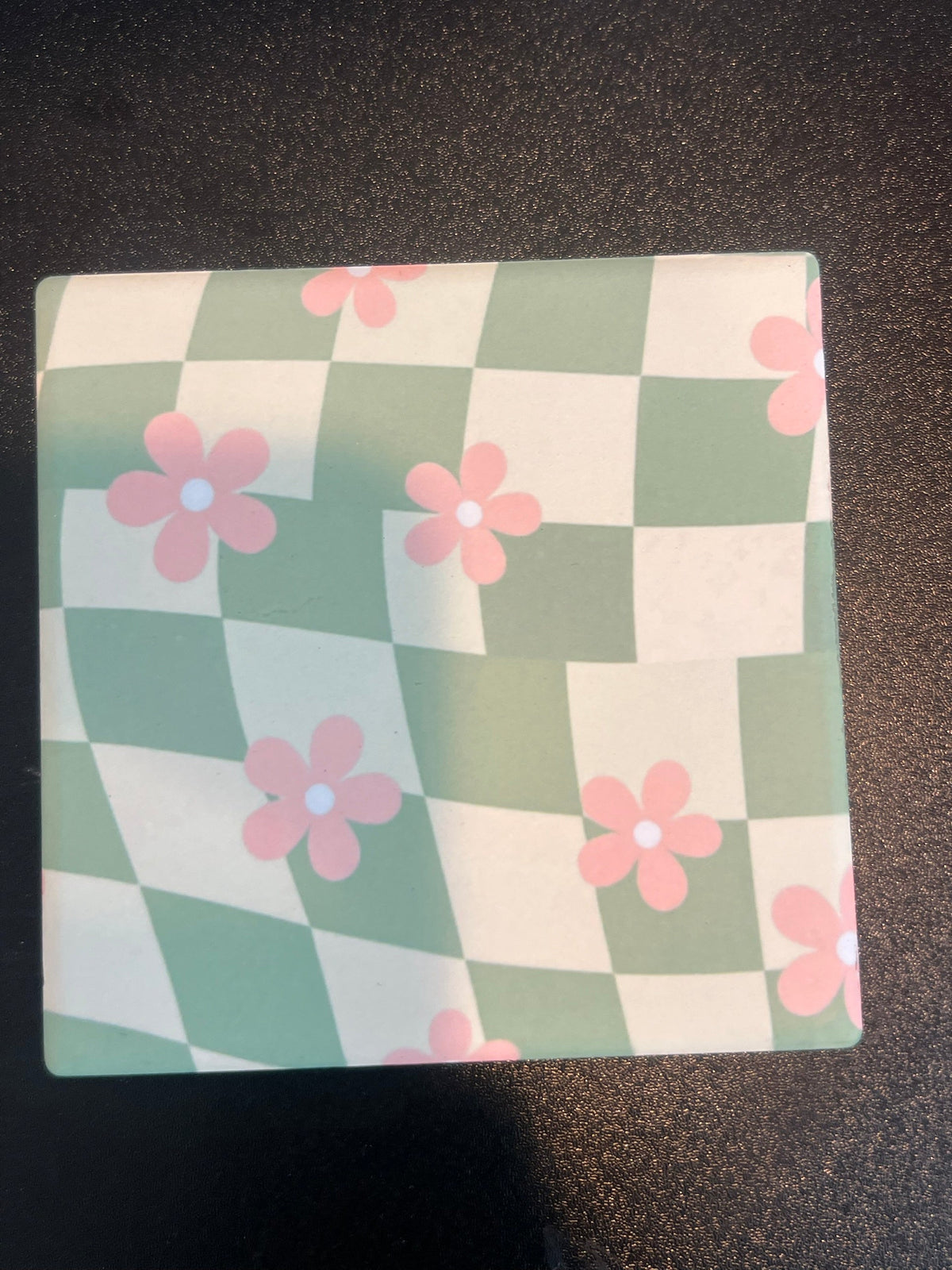 Retro checkered daisy coaster