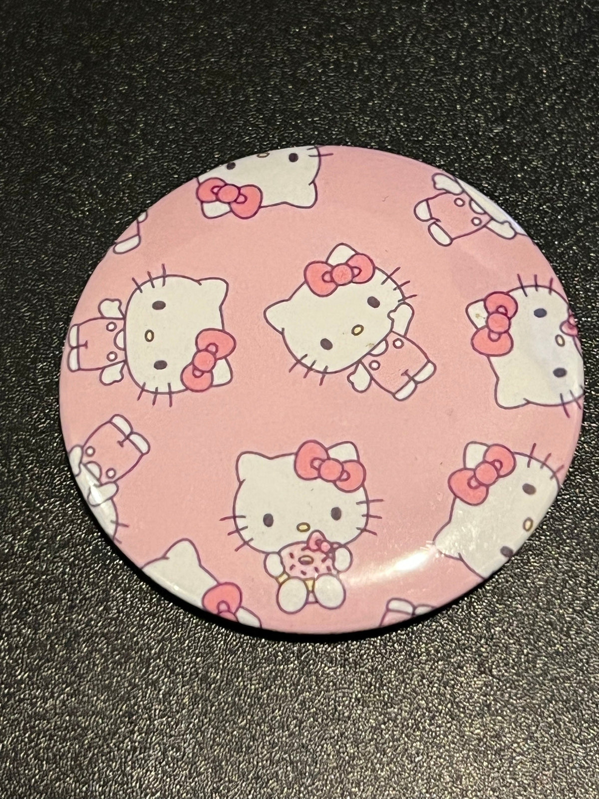 Hello Kitty Pattern Pink Button